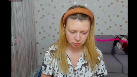 Snapshot of effyangel chatting on December 25, 7:35 am Effy online show from December 25, 7:35 am