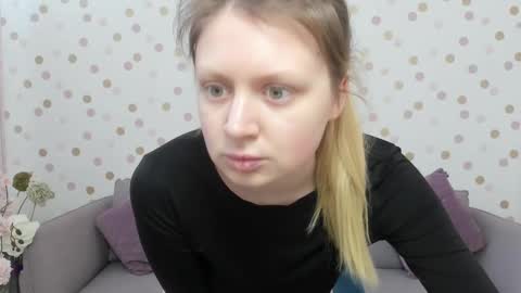 Snapshot of effyangel chatting on February 24, 6:36 am Effy online show from February 24, 6:36 am