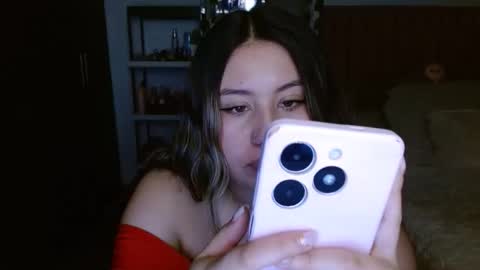 EIMY   MODEL INDEPENDENT online show from January 16, 1:45 am