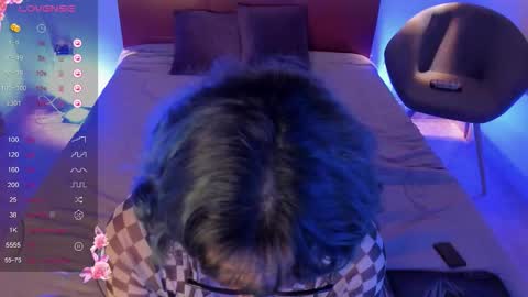 eimy online show from December 17, 7:07 pm