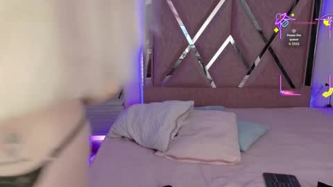 eimyaniston cute online show from September 20, 12:03 pm