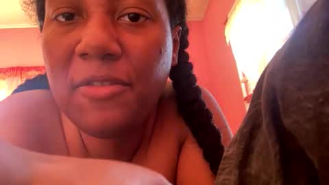 Eirondra Valeen online show from October 25, 7:10 pm