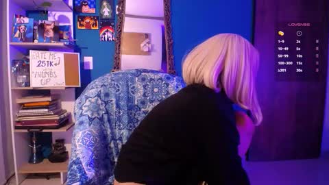 Ela  Help me reach 100 thumbs up online show from November 8, 8:30 am