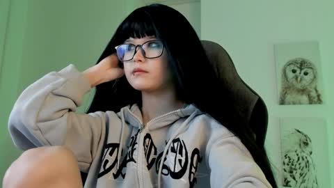 Your sweet girl online show from December 15, 4:26 pm