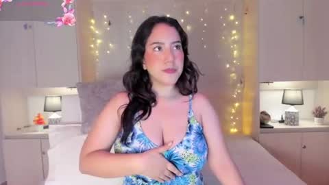 elarey_ online show from June 19, 12:30 pm