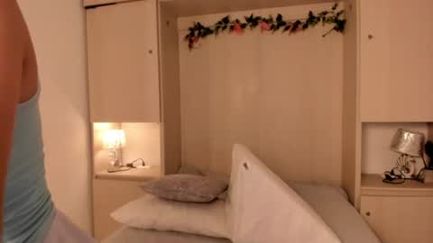 elarey_ online show from July 12, 12:17 pm