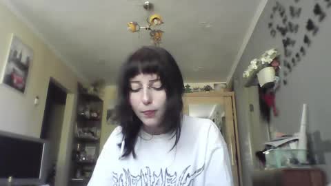 Lia online show from May 4, 1:04 pm