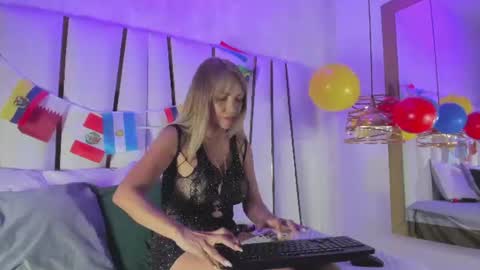 Elena online show from June 26, 7:59 pm