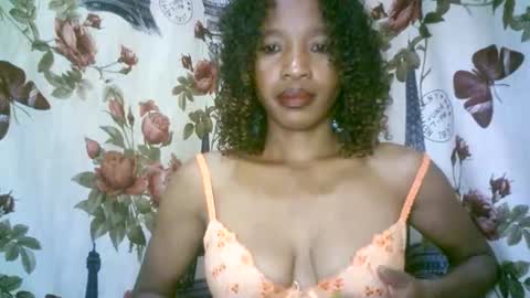 elenah013 online show from December 22, 7:33 am