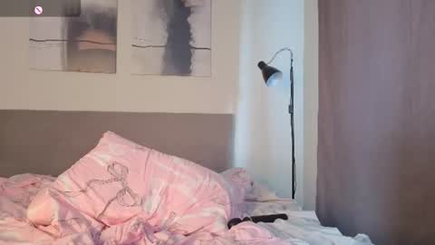 Elfie online show from June 17, 5:53 am