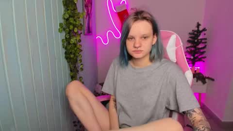 elieiza_xo online show from December 15, 9:36 am