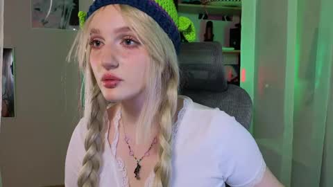 Ellie online show from May 1, 5:21 am