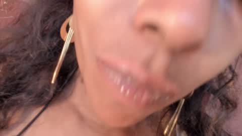 Elietthe online show from December 29, 11:29 am