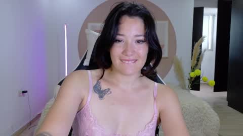 eliiih_ online show from April 30, 9:19 pm