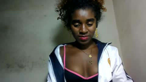 elina981 online show from June 10, 4:05 pm