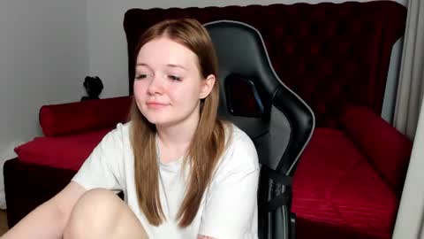 elinavale online show from June 11, 2:53 am