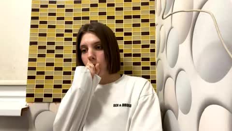 Snapshot of elinhelser chatting on October 15, 7:16 pm Elisa online show from October 15, 7:16 pm