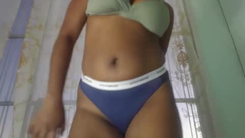 elisa821456 online show from March 15, 2:46 am