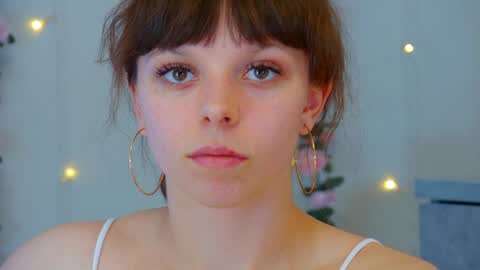 ElisabethDavis online show from April 15, 3:23 pm