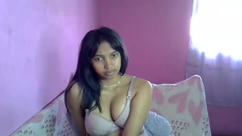 elisah01 online show from August 4, 9:15 am