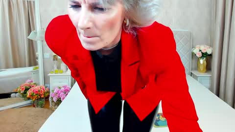 Elissa online show from January 13, 9:20 pm