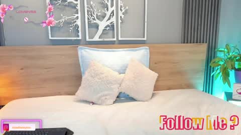 Elise Play Boobs online show from May 8, 6:43 pm