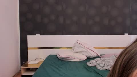 Elly online show from September 23, 10:13 am