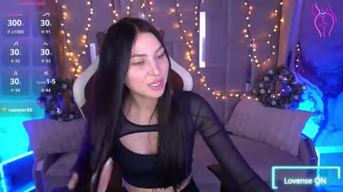 elisevelour online show from January 18, 3:30 pm