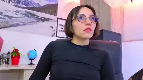 Eliza online show from June 23, 5:33 pm