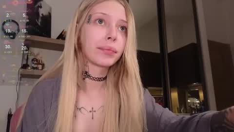 Elizabeth online show from February 2, 8:30 pm