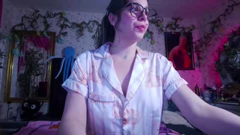 Snapshot of elizabeth77_ chatting on February 22, 12:19 pm Elizabeth online show from February 22, 12:19 pm