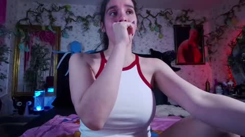 Snapshot of elizabeth77_ chatting on March 11, 9:48 pm Elizabeth online show from March 11, 9:48 pm