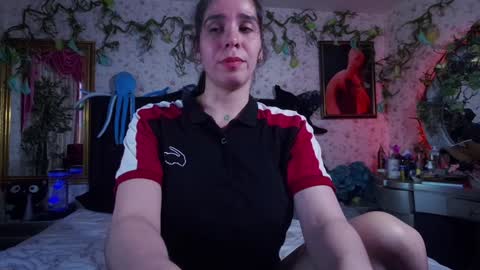 Snapshot of elizabeth77_ chatting on February 4, 8:17 pm Elizabeth online show from February 4, 8:17 pm
