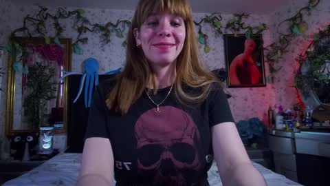 Snapshot of elizabeth77_ chatting on February 3, 9:07 pm Elizabeth online show from February 3, 9:07 pm