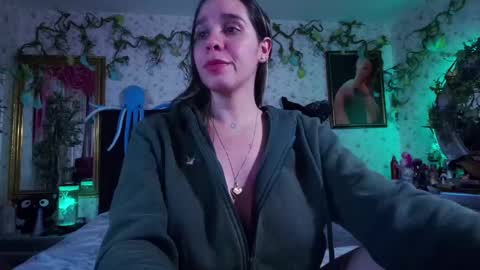 Snapshot of elizabeth77_ chatting on February 10, 9:58 pm Elizabeth online show from February 10, 9:58 pm