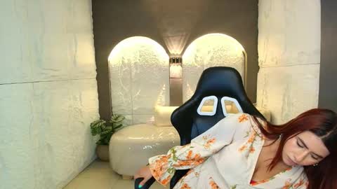 Elizabeth  online show from March 17, 3:10 am