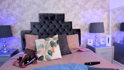 Elizabeth online show from July 14, 8:57 pm