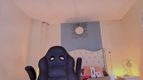 Elizabeth  online show from June 14, 2:24 am