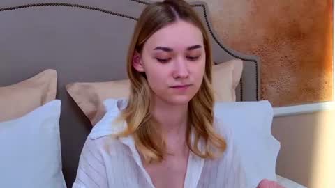 Elizabeth online show from June 13, 6:27 pm