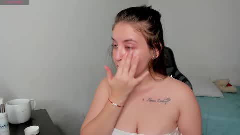 instgram aly leiv17 ---- Im model-independent online show from November 18, 7:15 pm