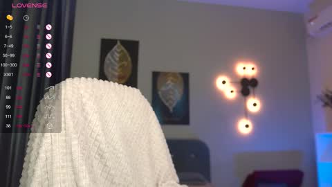 Snapshot of elizabethmilller_ chatting on October 14, 11:18 pm Elizabet online show from October 14, 11:18 pm