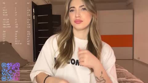 Mia online show from March 1, 5:01 pm