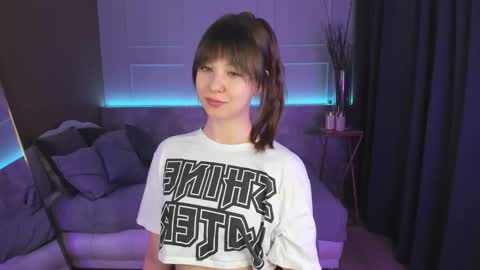 Snapshot of elizamild chatting on February 23, 1:34 pm Eliza online show from February 23, 1:34 pm