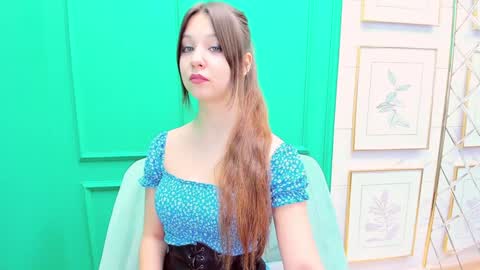 Snapshot of elizamild chatting on December 22, 1:22 pm Eliza online show from December 22, 1:22 pm