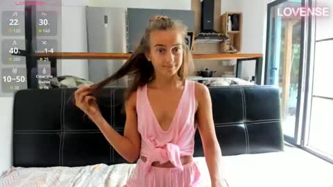 Eliz                               online show from July 6, 9:25 am