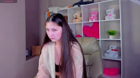 Ella online show from November 12, 9:51 am