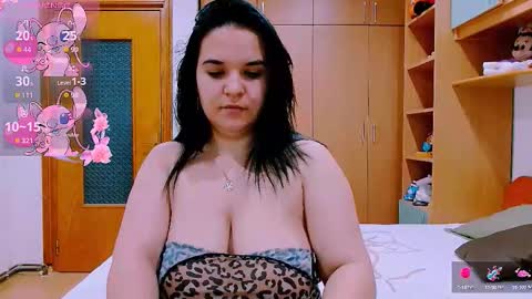 Snapshot of ella_diamonds chatting on October 8, 6:51 am Ella online show from October 8, 6:51 am