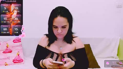 Snapshot of ella_diamonds chatting on March 12, 8:20 pm Ella online show from March 12, 8:20 pm