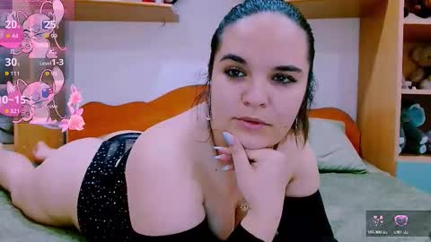 Snapshot of ella_diamonds chatting on October 3, 6:29 am Ella online show from October 3, 6:29 am