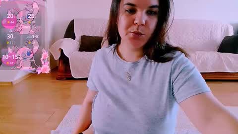 Snapshot of ella_diamonds chatting on September 10, 6:02 am Ella online show from September 10, 6:02 am